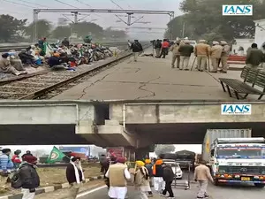Punjab: Rail, road commuters badly hit amid shutdown call by farmers (Ld)