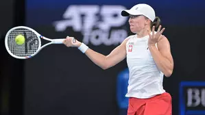 United Cup: Swiatek powers Poland to thrilling 2-1 win against Norway