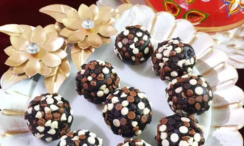 New Year Special: Sweet welcome of the new year; Make tasty chocolate laddu at home