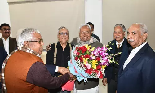 Chief Minister Nitish Kumar Receives Warm New Year Wishes: Ministers, MPs, and Citizens Reach His Residence on the First Day of the Year