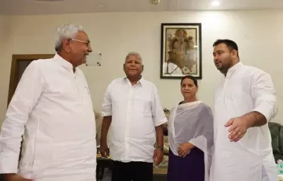 Lalu Yadav signals willingness to reunite with Nitish Kumar; Tejashwi differs Lalu Yadav signals willingness to reunite with Nitish Kumar; Tejashwi differs