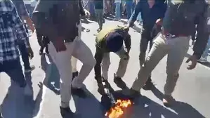 Union Carbide waste disposal: Two protesters attempt suicide in Pithampur, CM Yadav blames Cong Union Carbide waste disposal: Two protesters attempt suicide in Pithampur, CM Yadav blames Cong