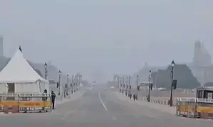 Delhi enveloped in thick fog as temperatures plunge; air quality deteriorates