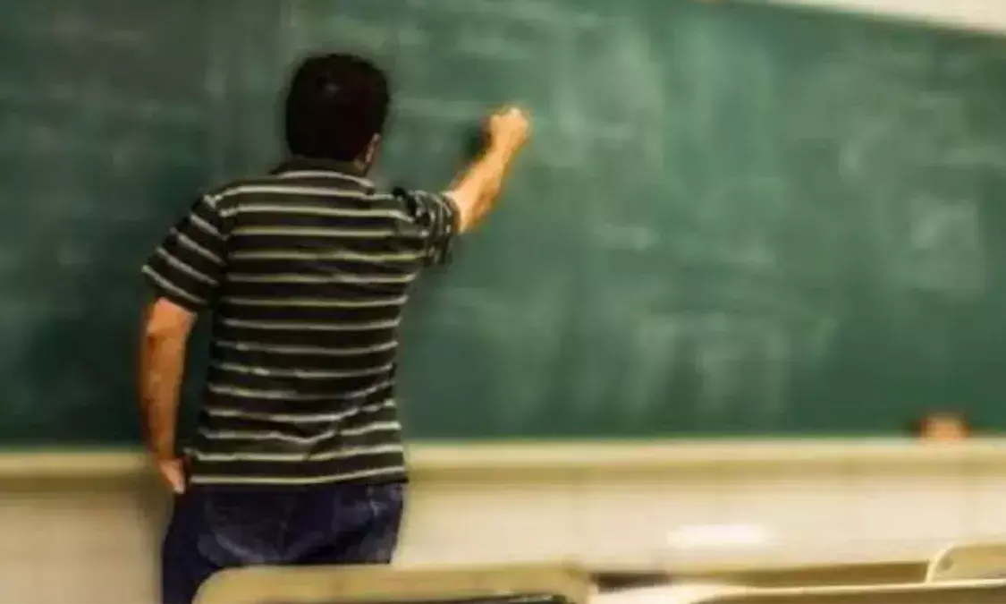 Bihar governments special order for transfer of 1,90,000 teachers: Education department started the process