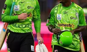 BBL 2024-25: Bancroft, Sams suffer concussions after nasty on-field collision