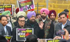 Maken promises big expose against ‘anti-national’ Kejriwal tomorrow