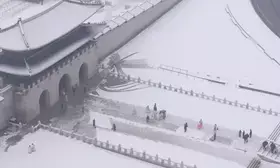 Heavy snow blankets South Koreas wider Seoul, eastern region