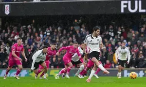 Fulham extend unbeaten streak to eight games with 2-2 draw vs Ipswich Town