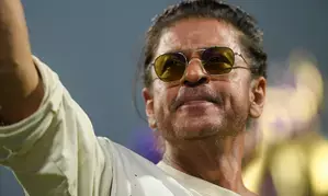 Shah Rukh Khan promises to bring a masterpiece in 2025