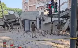 Declared unsafe, building near DC’s office in Chandigarh collapses Declared unsafe, building near DC’s office in Chandigarh collapses