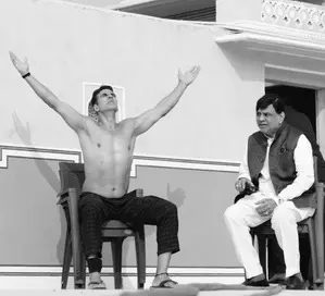 Akshay Kumar, Paresh Rawal soak in winter sun during Bhooth Bangla shoot Akshay Kumar, Paresh Rawal soak in winter sun during Bhooth Bangla shoot