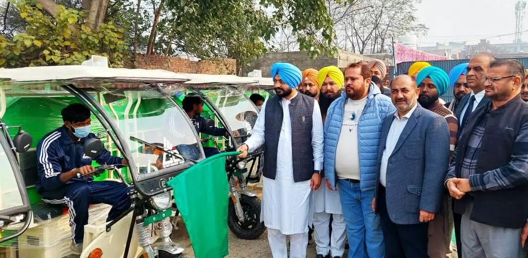 Punjab Takes a Green Leap: First Door-to-Door Garbage Collection Pilot Launched in Khanna Punjab Takes a Green Leap: First Door-to-Door Garbage Collection Pilot Launched in Khanna