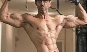 Hrithik flaunts strong physique: This year I’m going for the real thing
