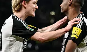 Newcastle beat Arsenal 2-0 to take control of Carabao Cup SF