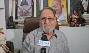 Cong leader urges people not to watch ‘Emergency’; hurls sexist jibe at Kangana