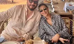 Sonali Bendres New Year was full of love, laughter, and LOTS of cake