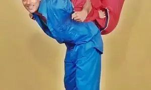 Raveena Tandons throwback PIC With Salman Khan From Andaaz Apna Apna is pure nostalgia