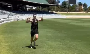 Australia all-rounder Green back to running after stress fracture surgery