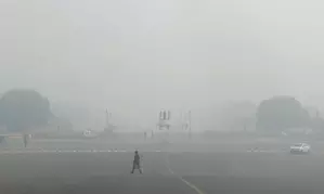 Delhi sees sharp drop in temperature, records 6.4 degrees Celsius Delhi sees sharp drop in temperature, records 6.4 degrees Celsius