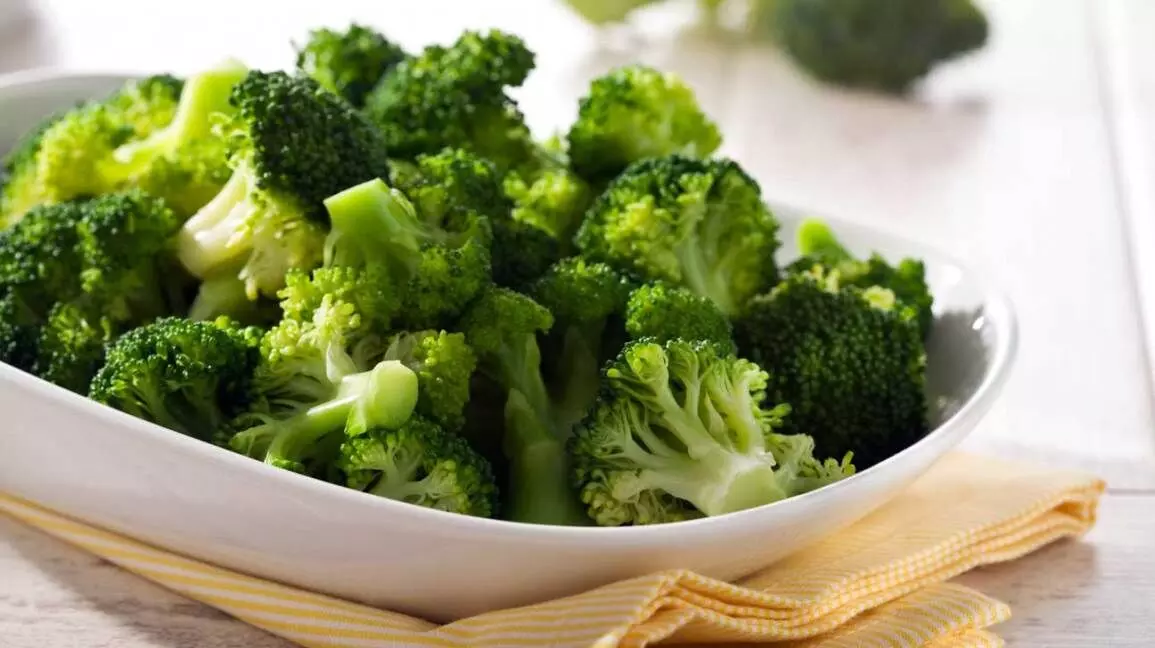 The right way to eat broccoli: A superfood with amazing health benefits The right way to eat broccoli: A superfood with amazing health benefits