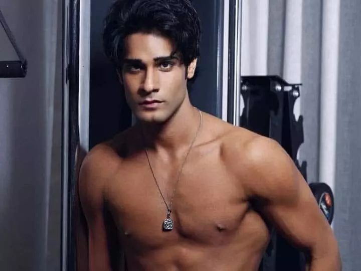 Even before the release of his debut film, Ajay Devgns nephew Aman Devgn bagged the horror-comedy Jhalak Even before the release of his debut film, Ajay Devgns nephew Aman Devgn bagged the horror-comedy Jhalak