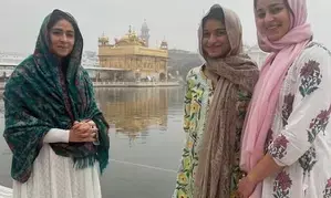 Ananya Panday seeks blessings at the Golden Temple with family