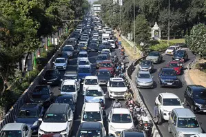 Traffic jam on Hyderabad-Vijayawada highway as thousands head home for Sankranti Traffic jam on Hyderabad-Vijayawada highway as thousands head home for Sankranti