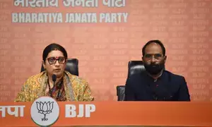 AAP MLAs helping Bangladeshis get fake Aadhaar cards: Smriti Irani