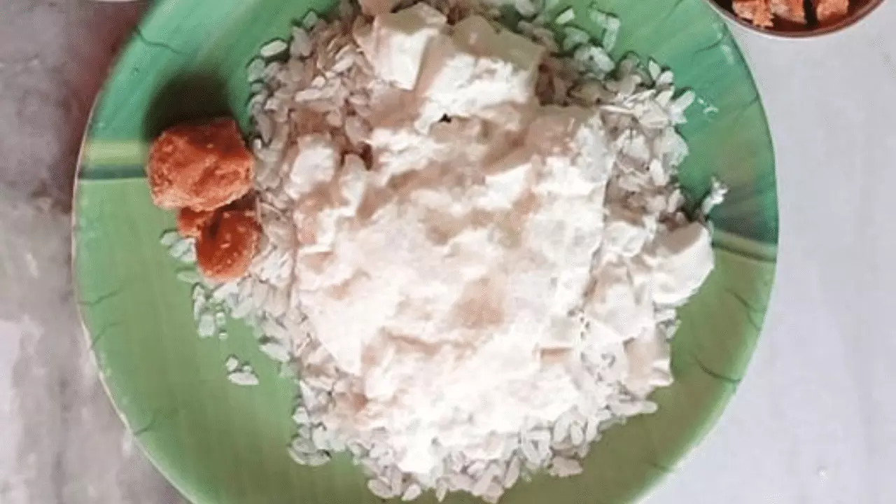 Why is Dahi-Chuda eaten on Makar Sankranti? Know how it is beneficial for health Why is Dahi-Chuda eaten on Makar Sankranti? Know how it is beneficial for health