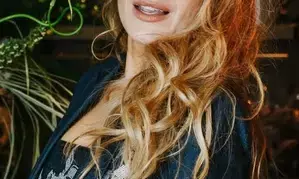 Is Blake Lively in a bitter feud with Hugh Jackmans ex-wife?