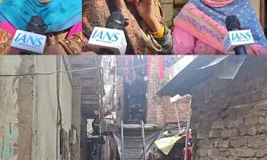 Delhi polls: Lack of potable water in Geeta Colony, slum dwellers have to buy bottles