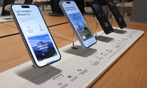 Apple enters top 5 smartphone players in India for 1st time with 10 pc market share