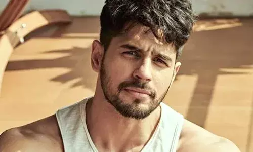 Sidharth Malhotra: Started his career as assistant director with a salary of ₹3,000, today he is a shining star of Bollywood