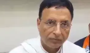 Surjewala downplays infighting in Cong, says no change of Ktaka state chief