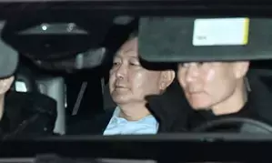 South Korea: Investigators seek arrest warrant for Yoon over martial law bid