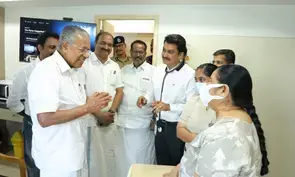 CM Vijayan visits recuperating Cong legislator Uma Thomas