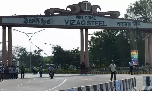 Andhra Pradesh CM thanks PM for financial support to revive Vizag Steel Plant