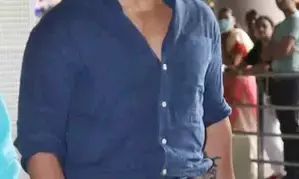 Saif Ali Khan stabbing case: Actor’s condition improving, shifted from ICU to special room Saif Ali Khan stabbing case: Actor’s condition improving, shifted from ICU to special room