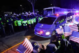 S.Koreas court issues warrant to detain president Yoon for up to 20 days S.Koreas court issues warrant to detain president Yoon for up to 20 days