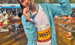 Nikita Dutta shells fitness goals as she runs 21 km at the Mumbai Marathon