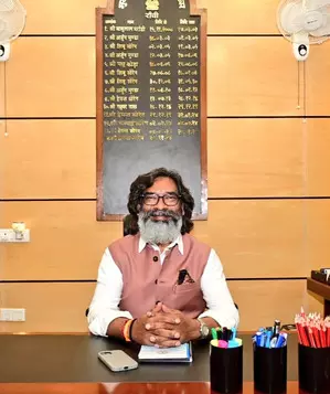 Jharkhand cabinet approves health insurance scheme for state employees, pensioners Jharkhand cabinet approves health insurance scheme for state employees, pensioners