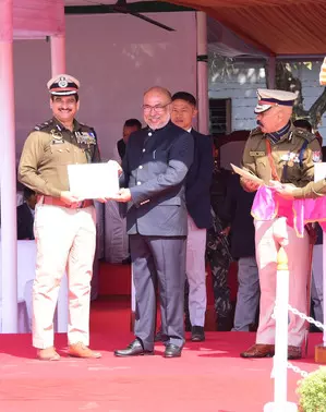 Manipur CM awards commendation certificate to Assam cops for imparting training to state’s new recruits Manipur CM awards commendation certificate to Assam cops for imparting training to state’s new recruits