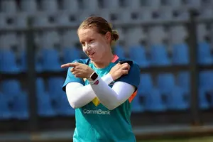 Alyssa Healy included as batter only in Australias Ashes Test squad Alyssa Healy included as batter only in Australias Ashes Test squad