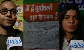 DU students campaign against Kejriwals Purvanchal remarks