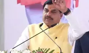 MP CM pays tribute to Subhas Chandra Bose on his birth anniversary