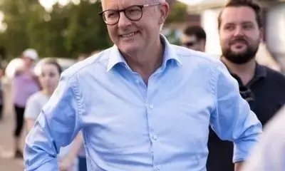 Australian PM promises cash incentives for construction apprentices