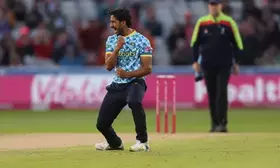 County Championships: Hassan Ali returns to Warwickshire for third season