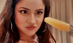 Shehnaaz Gill turns up the fun with her hilarious overacting Shehnaaz Gill turns up the fun with her hilarious overacting