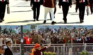 PM Modi breaks protocol, walks down Kartavya Path to greet people