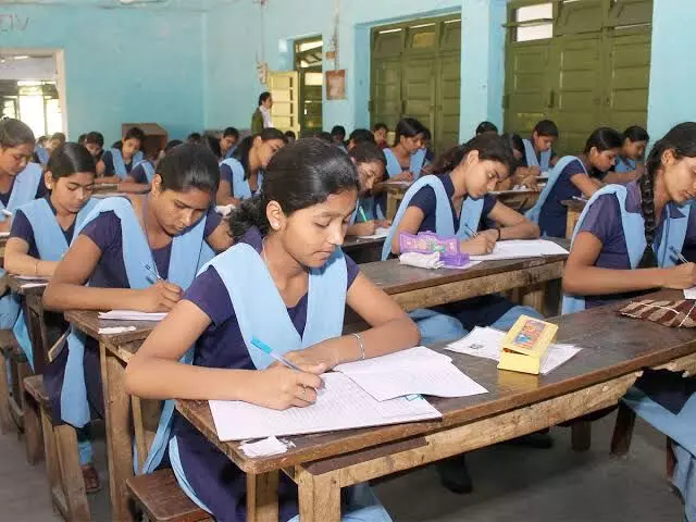 Mukhyamantri Balika Poshak Yojana: Transforming Girls Education in Bihar Mukhyamantri Balika Poshak Yojana: Transforming Girls Education in Bihar